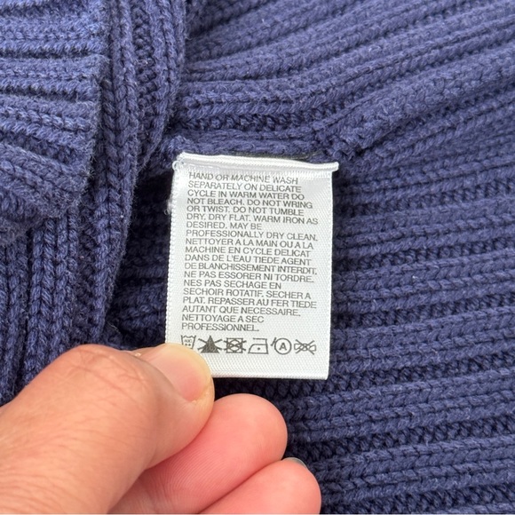 The North Face Men’s Navy Blue Color 55% Acrylic 45% Cotton Chunky Large Sweater - Picture 13 of 15